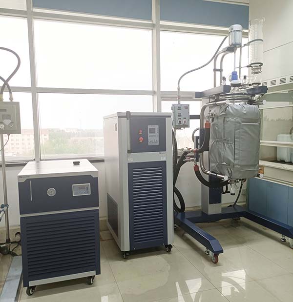 制冷加熱循環(huán)機(jī)全密閉管道說明